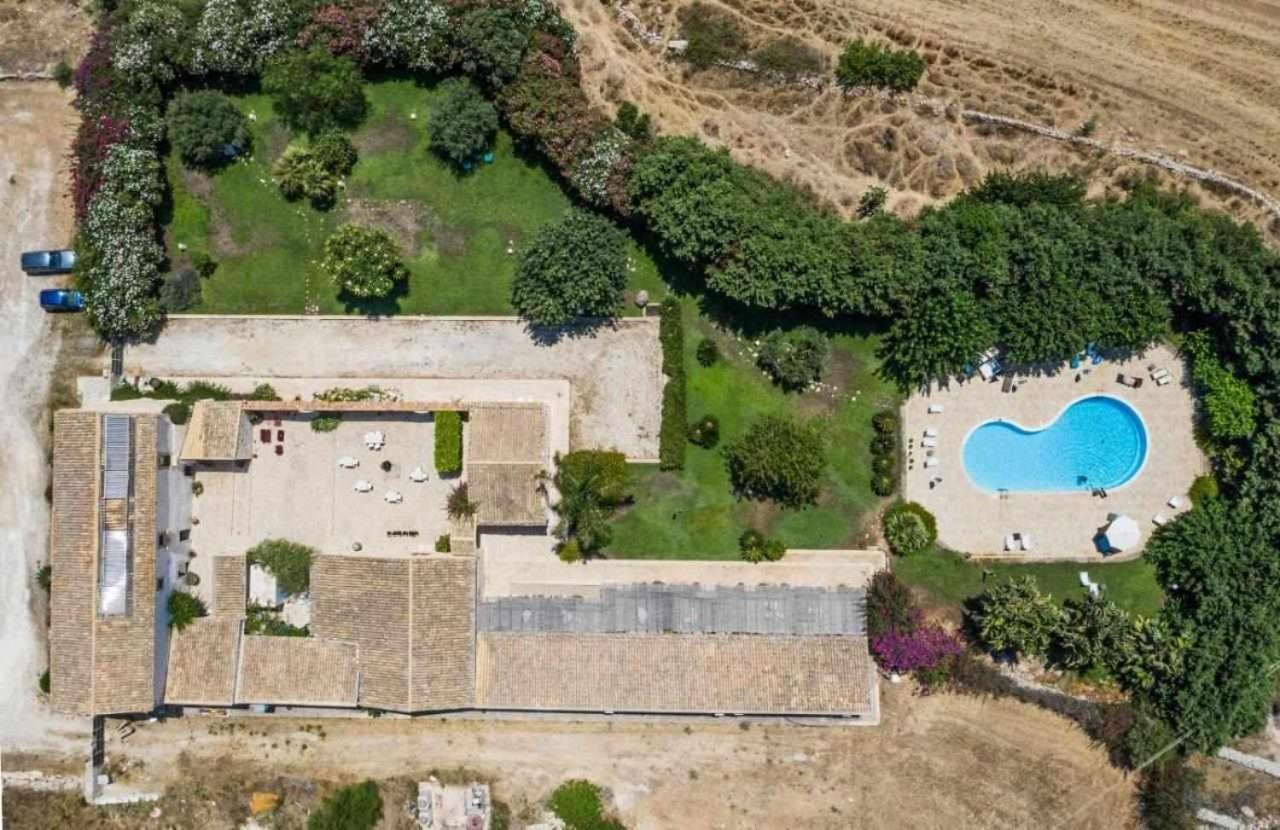 Torre Dantona Country Suites Поццалло Экстерьер фото